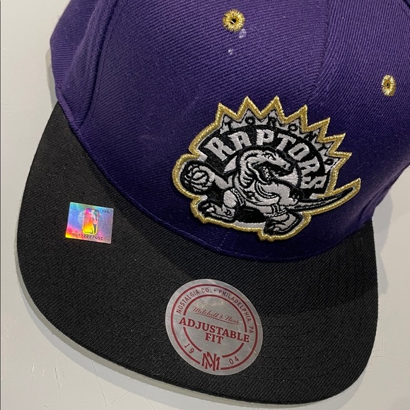 *NEW* Mitchell & Ness Toronto Raptors Snapback Hat - Picture 8 of 8